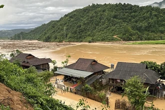 Một góc bản Mường Pồn 1 xã Mường Pồn, huyện Điện Biên ngập trong biển nước.