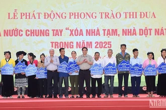 [Ảnh] Thủ tướng Phạm Minh Chính dự Lễ phát động Phong trào thi đua “Xóa nhà tạm, nhà dột nát” trong cả nước