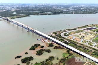 Cầu Nhơn Trạch trên tuyến đường Vành đai 3-Thành phố Hồ Chí Minh kết nối huyện Nhơn Trạch (tỉnh Đồng Nai) và thành phố Thủ Đức (Thành phố Hồ Chí Minh).