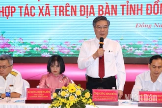 Lãnh đạo Ủy ban nhân dân tỉnh Đồng Nai và các sở, ngành liên quan chủ trì buổi đối thoại. 