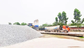 Trạm trộn bê-tông của Công ty cổ phần bê-tông Vĩnh Phúc đặt tại xã Thanh Vân, huyện Tam Dương (tỉnh Vĩnh Phúc).