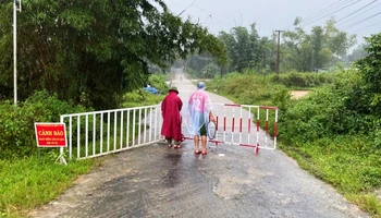 Nhiều khu vực trọng điểm tại huyện A Lưới xuất hiện ngập lụt cục bộ và nguy cơ trượt lở đất đá xuống khu dân cư.