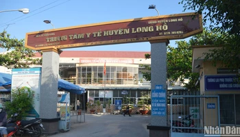 Trụ sở Trung tâm Y tế huyện Long Hồ, Vĩnh Long. (Ảnh: BÁ DŨNG)