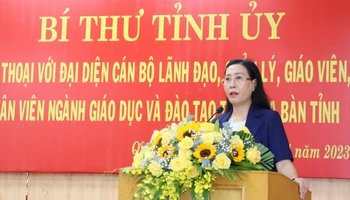Bí thư Tỉnh ủy Quảng Ngãi Bùi Thị Quỳnh Vân phát biểu tại buổi đối thoại.