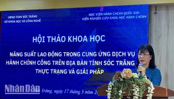 Tiến sĩ Nguyễn Thị Hà - Học viện Hành chính Quốc gia phát biểu tại Hội thảo.