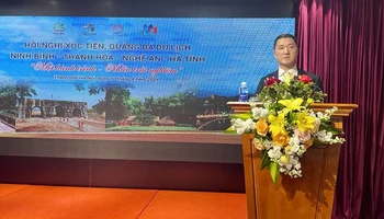 Giám đốc Sở Du lịch Ninh Bình Bùi Văn Mạnh phát biểu tại hội nghị.