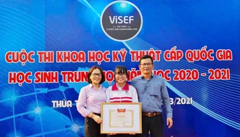 Học sinh Trần Ngọc Tâm Phúc trong một lần đạt giải tại kỳ thi quốc gia.