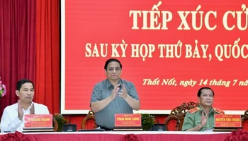 Thủ tướng Phạm Minh Chính tại Hội nghị tiếp xúc cử tri sau Kỳ họp thứ bảy, Quốc hội khoá XV tại quận Thốt Nốt.