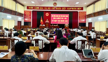 Quang cảnh kỳ họp Hội đồng nhân dân tỉnh Ninh Thuận lần thứ 16 (kỳ họp chuyên đề), khóa 11, nhiệm kỳ 2021-2026.
