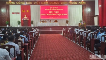 Quang cảnh cuộc tiếp xúc cử tri chiều 30/9 tại Thành phố Vị Thanh. (Ảnh: PHÙNG DŨNG)