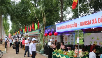 Nhiều gian hàng của huyện Kbang tham gia hội chợ.