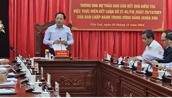 Thượng tướng Trịnh Văn Quyết, Trưởng Đoàn kiểm tra số 1355 của Ban Bí thư (khóa XIII) làm việc với Ban Thường vụ Tỉnh ủy Gia Lai.