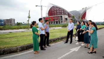 Kiểm tra tiến độ thi công Trung tâm Văn hóa-Triển lãm tỉnh Bắc Giang.