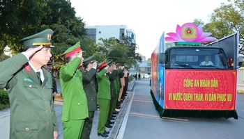 Công an tỉnh Thanh Hóa tổ chức ra quân bảo đảm an ninh, trật tự.