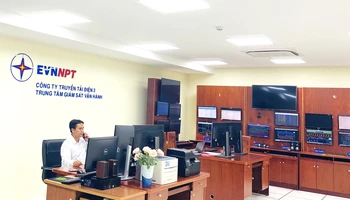 Trung tâm giám sát vận hành các trạm biến áp không người trực của PTC3 tại Khánh Hòa.