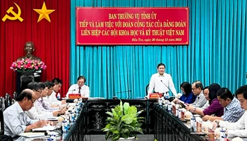 Đoàn công tác Đảng đoàn Liên hiệp các Hội Khoa học và Kỹ thuật Việt Nam làm việc với Ban thường vụ Tỉnh ủy Bến Tre.