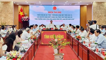 Phó Thủ tướng Chính phủ Trần Lưu Quang phát biểu chỉ đạo tại hội nghị. 