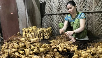 Sản phẩm bánh dừa Giồng Luông được chứng nhận sản phẩm OCOP hạng 3 sao.