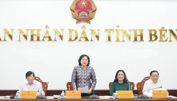 Thống đốc Ngân hàng Nhà nước Nguyễn Thị Hồng phát biểu tại buổi làm việc