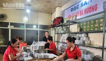 Sản phẩm kẹo cu đơ Bà Hường (Hương Sơn, Hà Tĩnh) đang được thị trường trong và ngoài nước ưa chuộng
