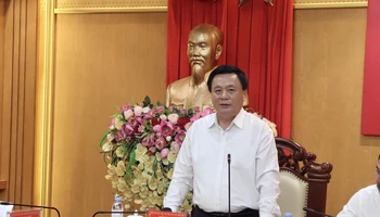 Đồng chí Nguyễn Xuân Thắng đánh giá cao những kết quả đạt được của Hà Tĩnh trong quá trình đổi mới.