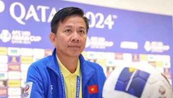 Huấn luyện viên trưởng U23 Việt Nam Hoàng Anh Tuấn tại buổi họp báo trước trận tứ kết gặp U23 Iraq. (Ảnh: VFF)