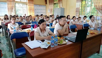 Năm học 2022-2023, Trường Phổ thông dân tộc bán trú Tiểu học và Trung học cơ sở xã Phan Thanh, huyện Bảo Lạc, tỉnh Cao Bằng vẫn chưa có giáo viên dạy môn tin học. (Ảnh: Đội ngũ giáo viên nhà trường)