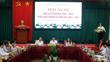 Quang cảnh Hội nghị tổng kết năm học 2022-2023, triển khai nhiệm vụ năm học 2023-2024 tại tỉnh Đắk Nông.