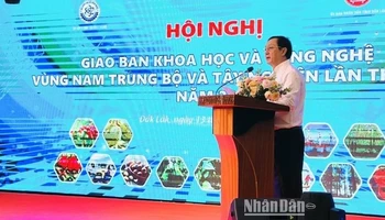 Bộ trưởng Khoa học và Công nghệ Huỳnh Thành Đạt phát biểu tại hội nghị.