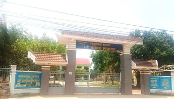 Trường trung học cơ sở Lê Hồng Phong, xã Ea Huar, huyện biên giới Buôn Đôn, nơi cháu H.B.A.Y học sinh lớp 7A bị ngất xỉu trong giờ học thể dục và tử vong sau đó.