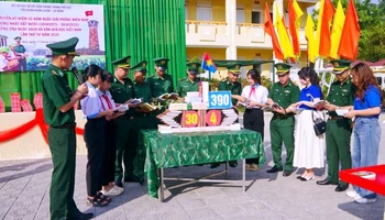 Không gian Ngày sách tại Tiểu đoàn Huấn luyện-Cơ động.