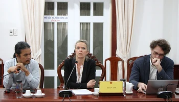 Bà Audrey Guiral-Naepales, Trưởng Ban Phát triển đô thị của AFD phát biểu tại buổi làm việc.