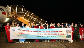 Tỉnh Quảng Bình đón chuyến bay quốc tế đầu tiên từ Đài Bắc (Đài Loan-Trung Quốc) đến Cảng Hàng không Đồng Hới. 
