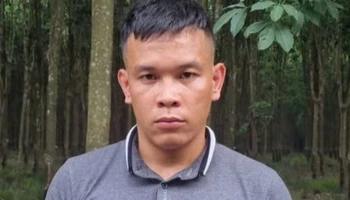 Đối tượng Nguyễn Văn Đức bị bắt giữ để điều tra làm rõ hành vi Cướp tài sản và Hiếp dâm.