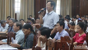 Cử tri Trần Văn Tương trú tại phường Tân Thạnh, thành phố Tam Kỳ (Quảng Nam) đề nghị Trung ương xem xét, đầu tư mở rộng Quốc lộ IA qua tỉnh Quảng Nam.