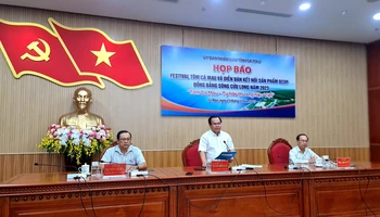 Cà Mau họp báo công bố chính thức về chuỗi sự kiện liên quan đến Festival tôm Cà Mau và Diễn đàn OCOP đồng bằng sông Cửu Long năm 2023 diễn ra vào khoảng giữa tháng 12/2023.