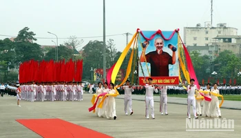Hội khỏe Phù Đổng tỉnh Tuyên Quang tranh tài ở 7 môn thi đấu: Bóng đá, Cờ vua, Điền kinh, Đẩy gậy, Cầu lông, Vovinam, Võ cổ truyền.