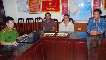  Cơ quan Công an lấy lời khai các đối tượng Luyến, Tường và Phàm.