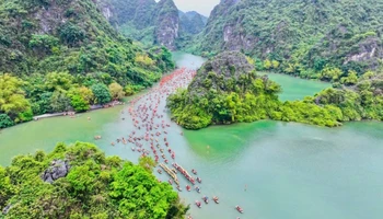 Lễ hội Tràng An 2025-Lan tỏa giá trị di sản ngàn năm. (Ảnh: Sở Du lịch tỉnh Ninh Bình)