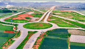 Tuyến đường đông-tây mở ra không gian phát triển kinh tế-xã hội của tỉnh Ninh Bình. (Ảnh: Sở Xây dựng Ninh Bình)