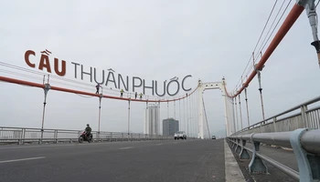 Theo chân những người "làm xiếc" ở nơi cuối sông đầu biển