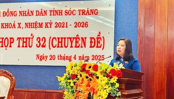 Chủ tịch Hội đồng nhân dân tỉnh Sóc Trăng Hồ Thị Cẩm Đào phát biểu bế mạc kỳ họp