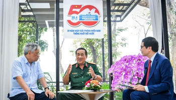Quang cảnh tọa đàm với chủ đề Chiến công của bộ đội tăng thiết giáp trong Cuộc tổng tấn công nổi dậy mùa Xuân năm 1975, giải phóng miền nam, thống nhất đất nước. (Ảnh: THÀNH ĐẠT)