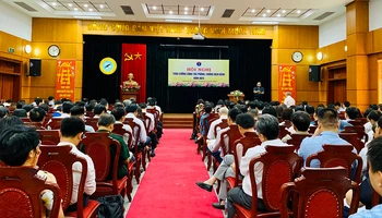 Toàn cảnh hội nghị.