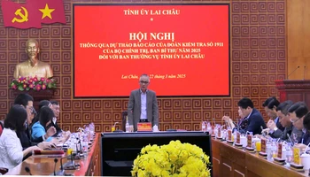 Đồng chí Lê Hoài Trung, Bí thư Trung ương Đảng, Chánh Văn phòng Trung ương Đảng phát biểu tại buổi làm việc.