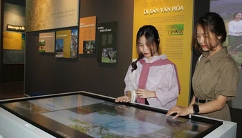 Bảo tàng Nghệ An thu hút đông đảo giới trẻ đến tham quan kể từ khi ra mắt "Không gian số”.