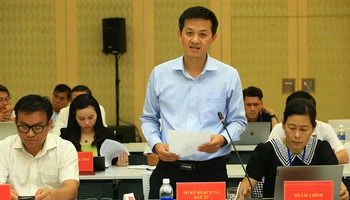 Phó Giám đốc Sở Kế hoạch và Đầu tư tỉnh Bình Dương Lai Xuân Đạt thông tin đến báo chí.