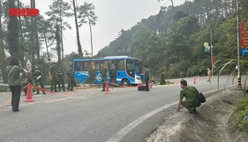 Tai nạn xe du lịch ở Tam Đảo: 3 người tử vong, 14 người bị thương