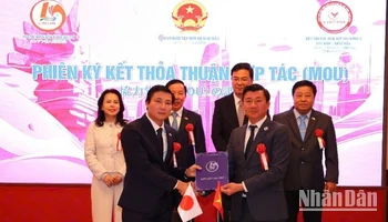 Hiệp hội Xúc tiến kinh tế Việt Nam-Nhật Bản trao ý định thư quan tâm xúc tiến đầu tư nhiều lĩnh vực vào tỉnh Long An.