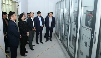 Phó Thủ tướng Lê Thành Long kiểm tra thực tế tại dự án.